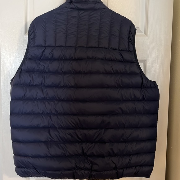Solaris packable down navy vest - Picture 4 of 9